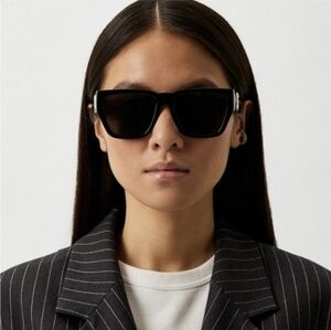 NWOT-Marc Jacobs Tortoiseshell Sunglasses